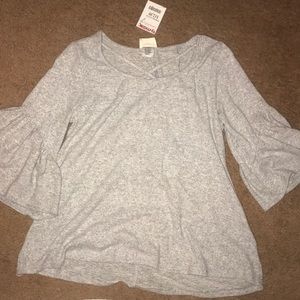 Bell sleeve shirt